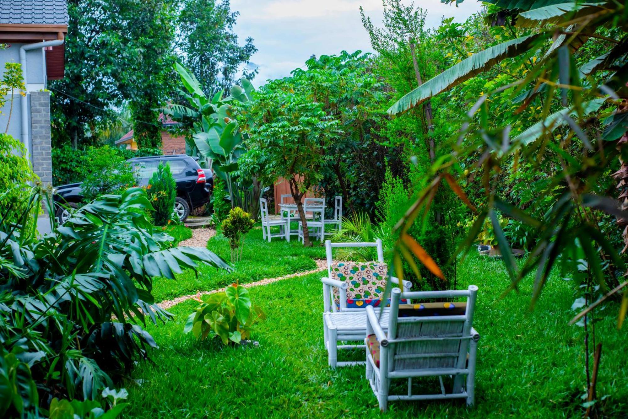 Little Birds Paradise Рухенгері Екстер'єр фото